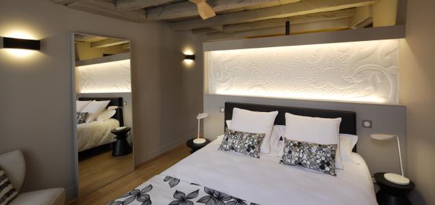 Suite 12 pour 2 personnes avec vue sur le pont de la Terrade Suite de charme 4 étoiles AUBUSSON capitale mondiale de la tapisserie